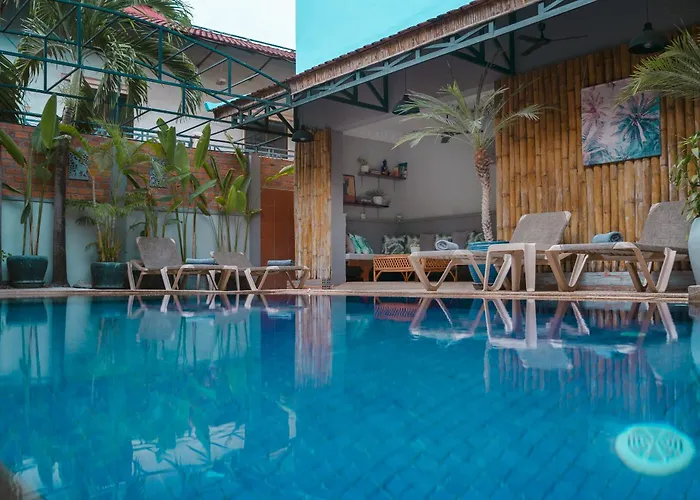 River Retreat Boutique Hotel 3*